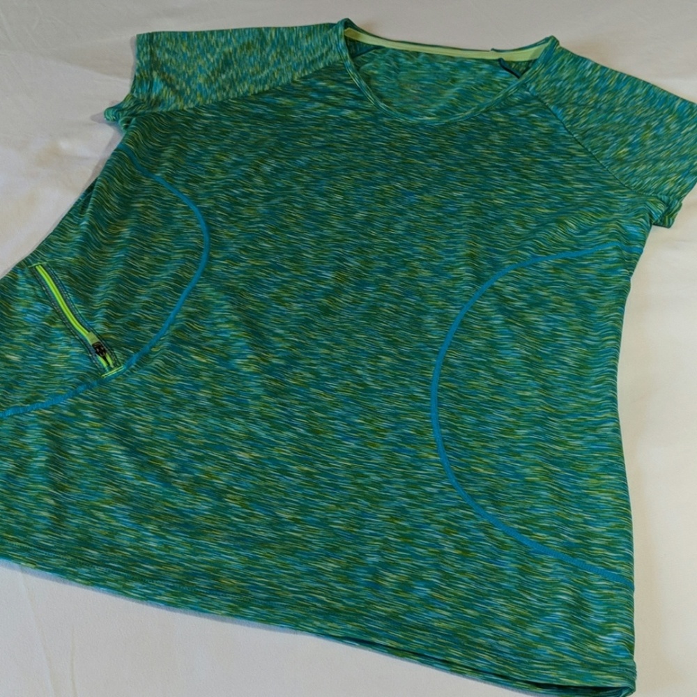 Athleta Work-Out Top in Excellent Condition!